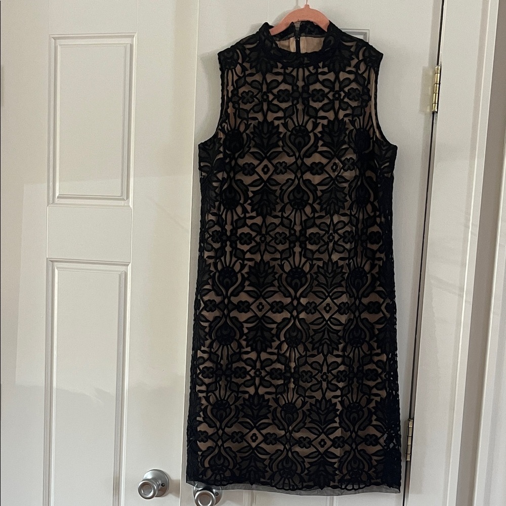 LELA ROSE Elegant Black Lace Sleeveless Dress size 8